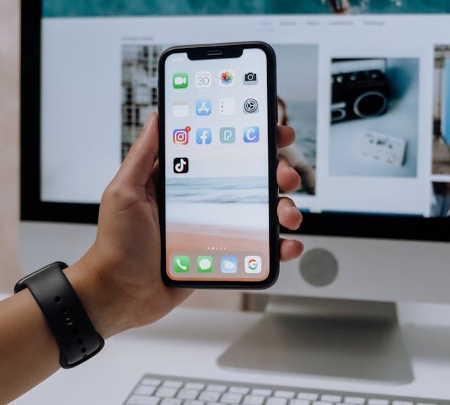 pexels-cottonbro-5082581